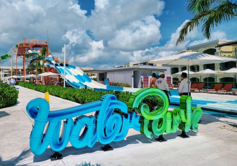 The grand at moon palace